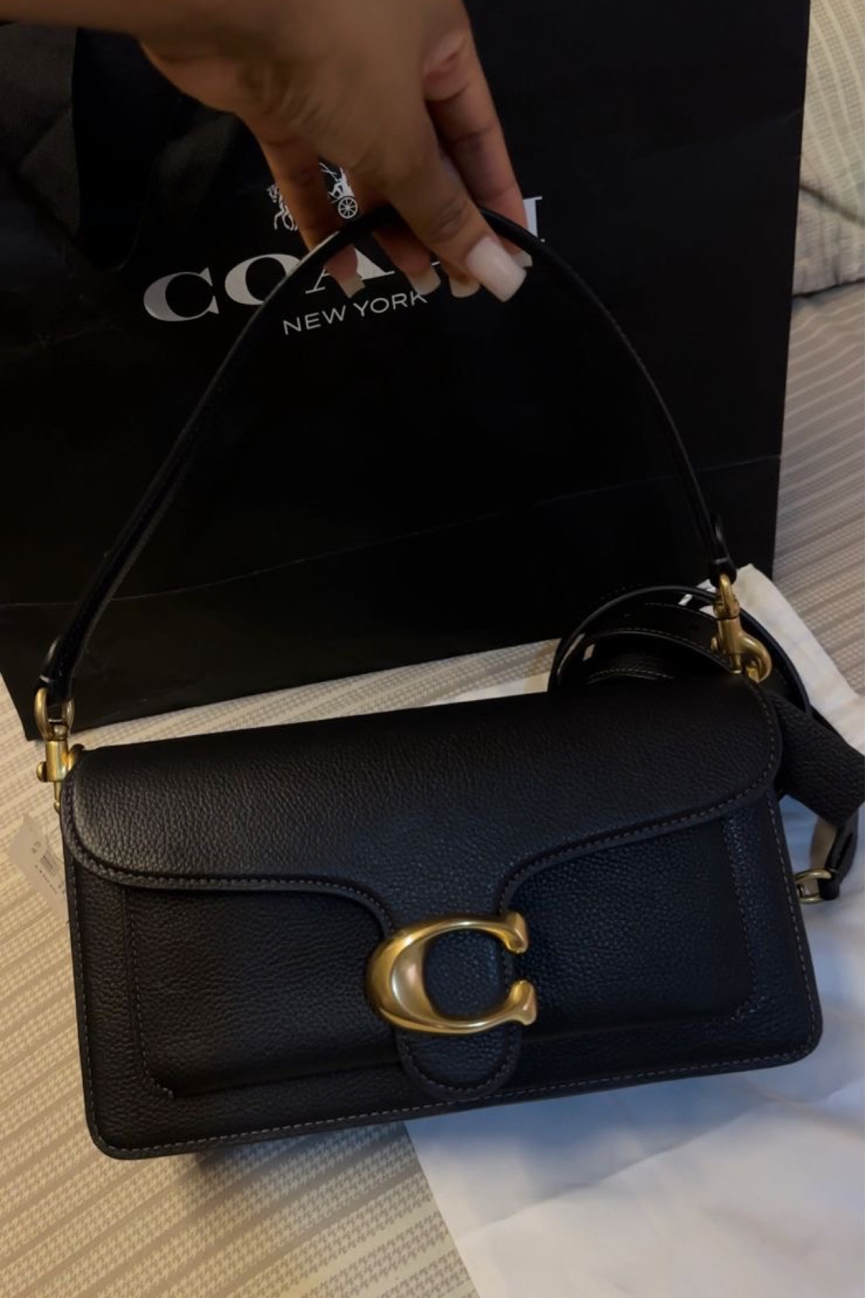 #coach #bag #shoulder #shoulderbag #black #gold

#LTKMostLoved