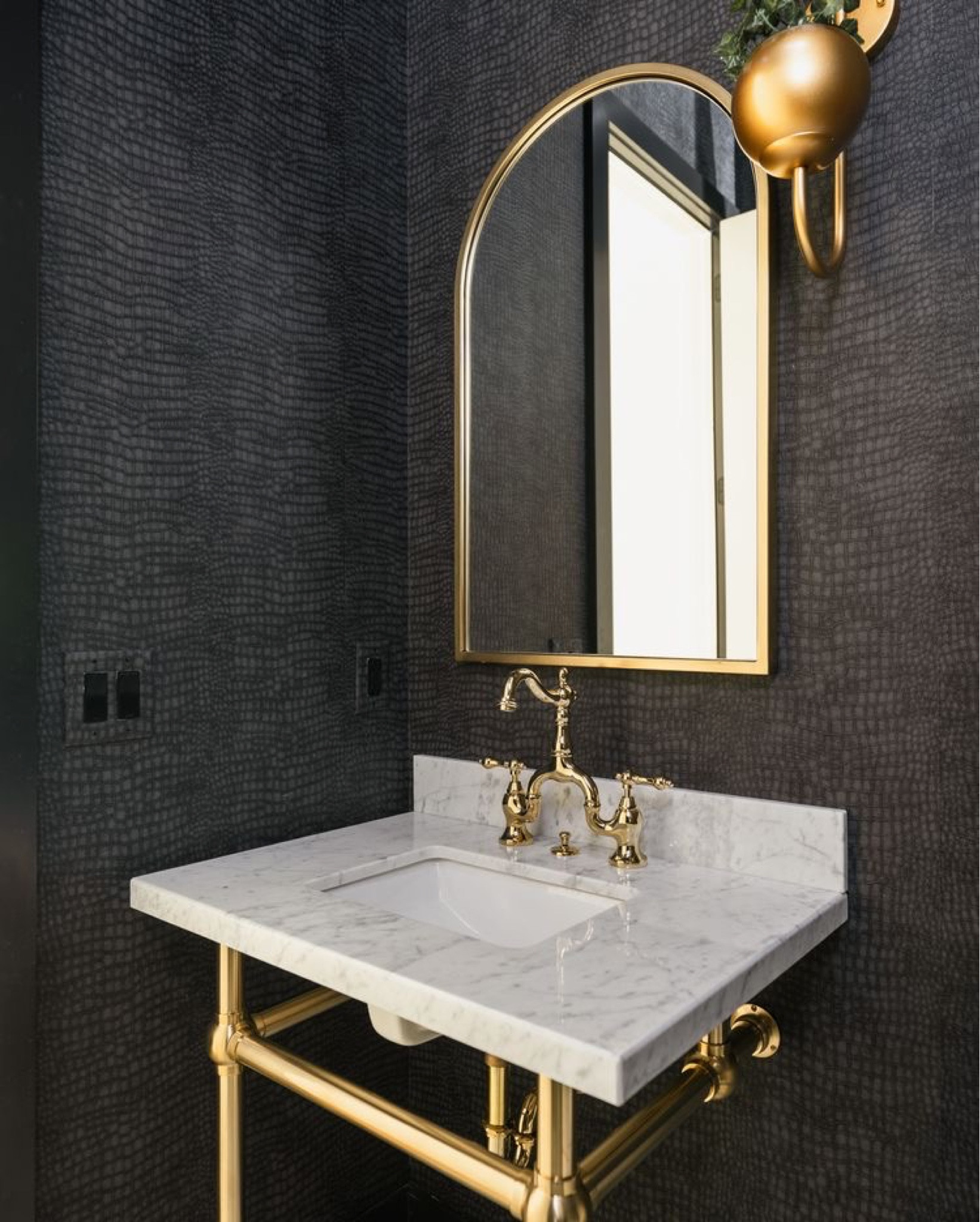 Moody powder bath.🖤
@micahabbanantodesigns
#timelesswithanedge 
#micahandco

#LTKhome #LTKstyletip #LTKFind