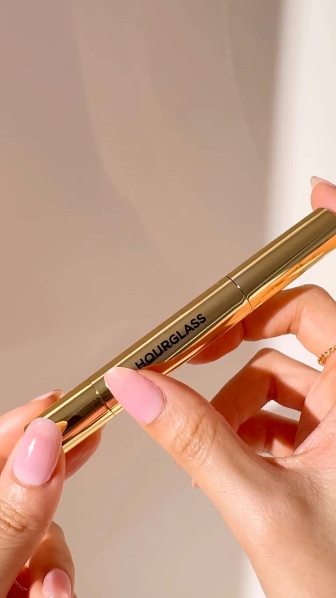 🫐🍓 had to share the first swatch of my new berry @hourglasscosmetics lippie

this one is the Phantom Volumizing Glossy Balm, it plumps and feels super nourishing for dry lips

—Are you into wearing deep berry shades? Summer won’t keep me from darker shades 🙃

#makeup #hourglasscosmetics #luxurybeauty #beautyfinds #aesthetic #newmakeup #luxurymakeup #prettymakeup #lipbalm #ugccontentcreator #swatches #ugc #ugcbeauty #ugccontent

#LTKItBag #LTKFindsUnder100 #LTKBeauty