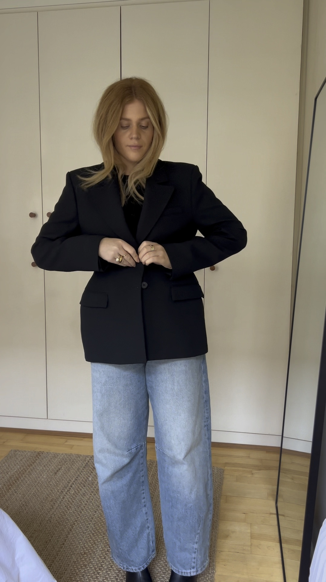 OOTD

hourglass blazer & balloon jeans both ZARA

#LTKstyletip #LTKshoes #LTKmodest