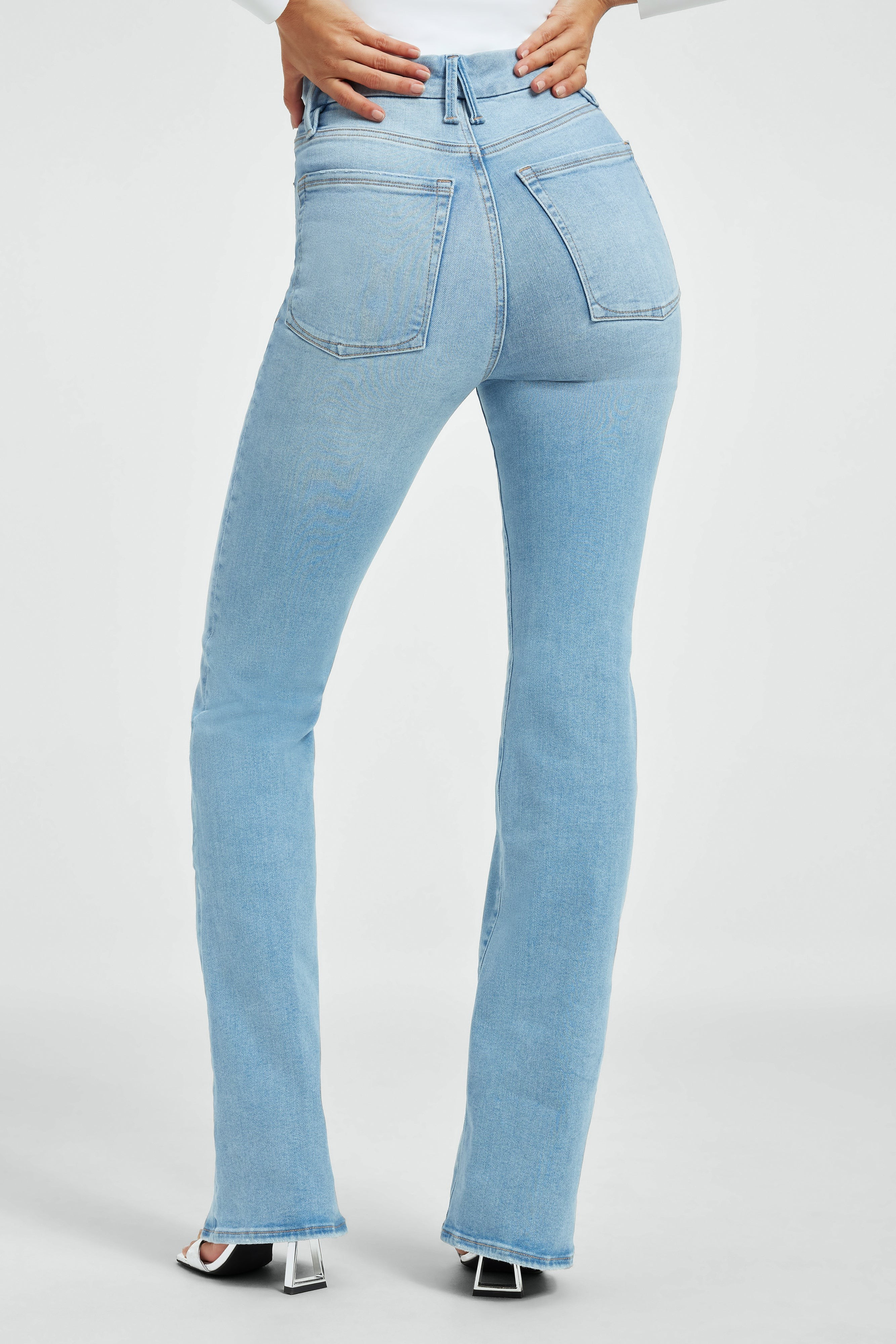 Color:
      indigo448 | Good American