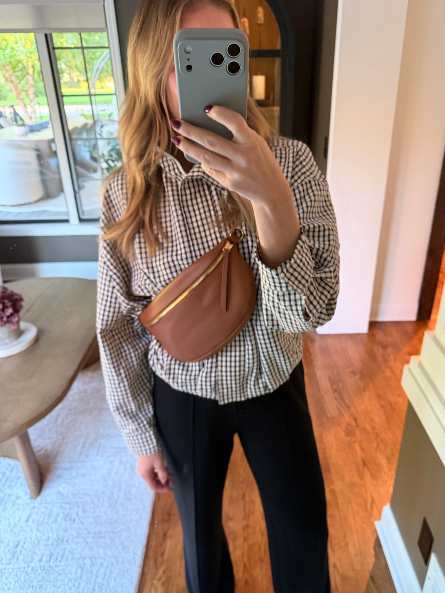 I got the viral Amazon jacket, and unfortunately it’s worth the hype, and how good does it look with my leather sling bag. Like hello, fall fashion 🍂
