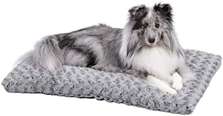 MidWest Homes for Pets Deluxe Super Plush Pet Beds, Machine Wash & Dryer Friendly, 1-Year Warrant... | Amazon (US)