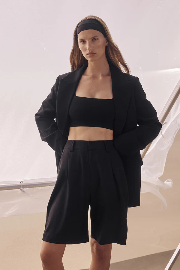 ROSA BLACK BERMUDA SHORT | DISSH