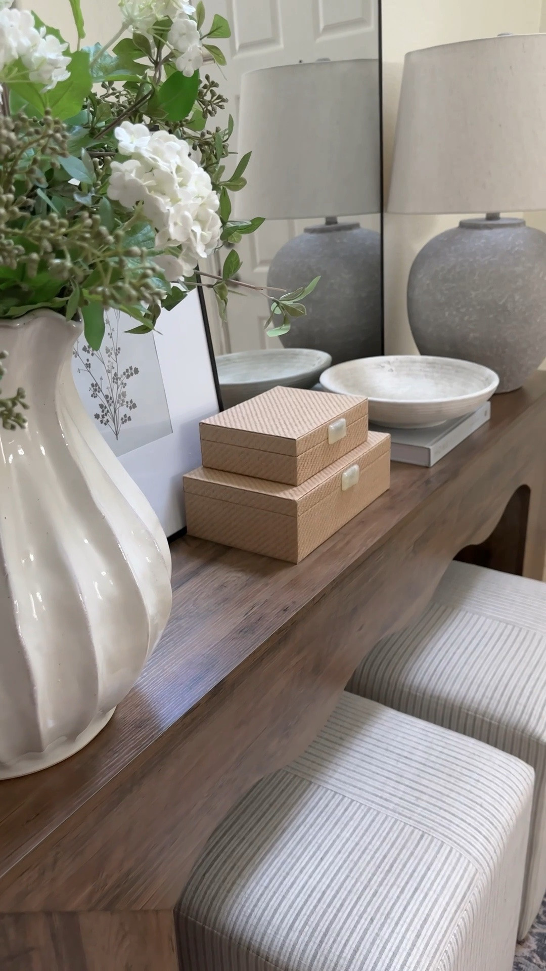 The most gorgeous and affordable scalloped console table! 

#amazonfinds #entrywaytables #consoletables

#LTKHome