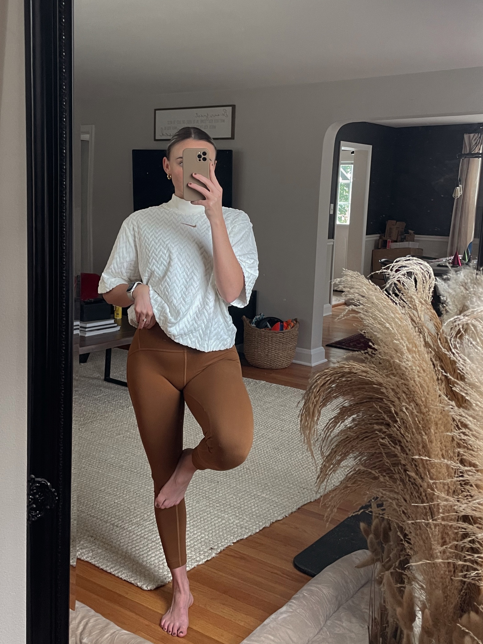 Nike boxy shirt and lululemon leggings, easy and cute casual outfit to run errands in! 

Nike, Lululemon, leggings, fitness, workout, neutral outfit

#LTKstyletip #LTKFitness