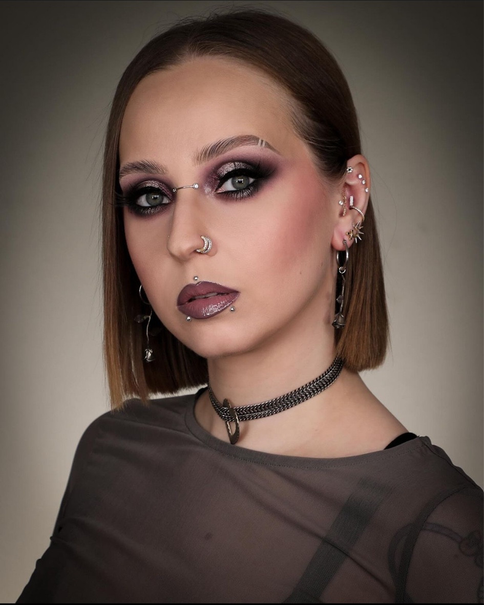 huda beauty Faux Filter Color Corrector (Pink Pomelo), givenchy beauty Prisme Libre (N°1), milk makeup Hydro Grip Primer, r.e.m.beauty Fond de teint Sweetener (Light 3C), r.e.m.beauty BEAUTY Correcteur Sweetener (Fair 9N), rare beauty Blush Liquide (Encourage), rare beauty Bronzer Stick (Bright Side), laura mercier Secret Brightening Powder For Under Eye, Bronzer Palette, toofacedlovesfrance Fluff & Hold Laminating Brow Wax, anastasia beverly hills DipBrow Pomade (Soft Brown), huda beauty Palette Pretty Grunge, mac cosmetics Technakohl Liner, Lip Liner, gloss 

#LTKbeauty