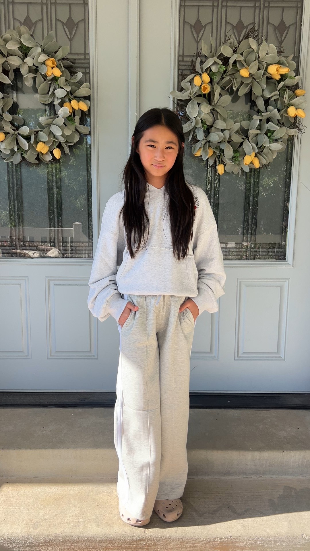 Vivian is trying on a bunch of back to school clothes today and she loves this sweatshirt and sweatpants from Abercrombie!!! 
She wears XS in hoodie and 11/12 in pants!