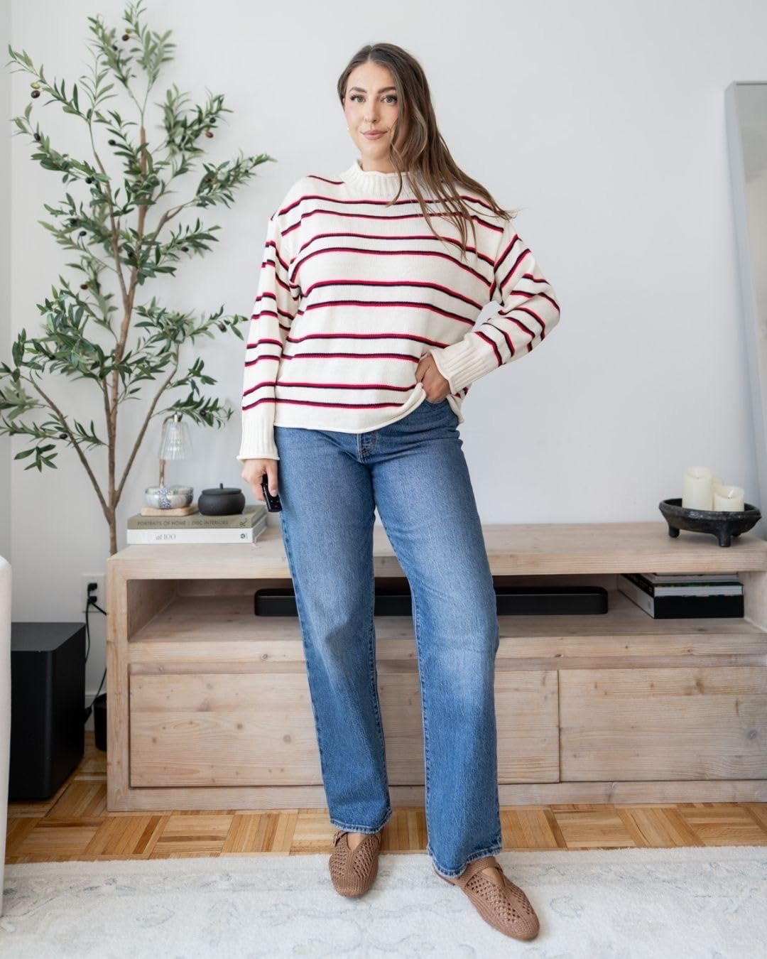 This is my favorite kind of fall outfit—easy, classic and still cute ❤️ A striped sweater, great denim and a neutral shoe will always be a yes for me.

midsize style, size 12/14, striped sweater, fall outfit, casual fall style, straight leg jeans, everyday outfit, midsize fashion
