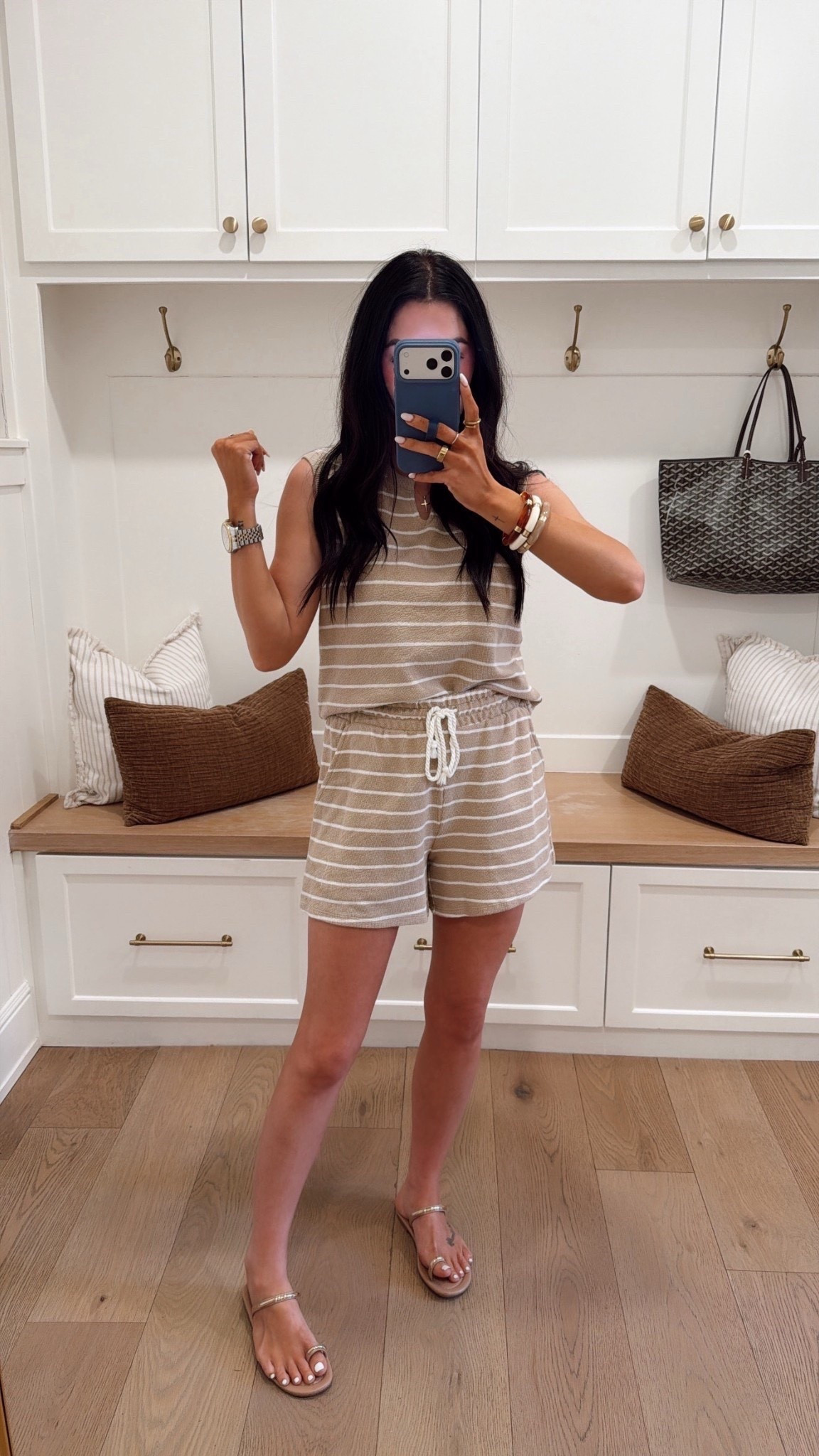 Wearing a small in the top and bottoms!



#LTKPetite #LTKootd #LTKSeasonal