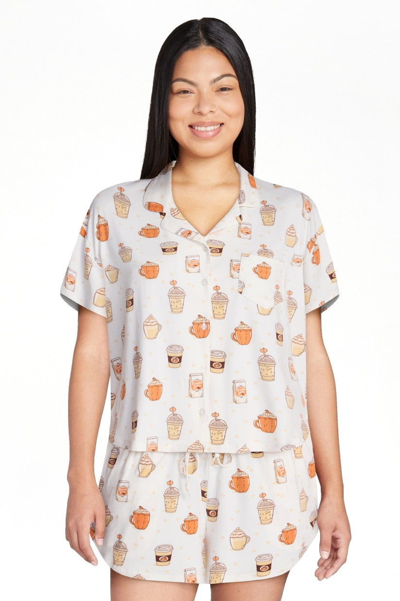 Halloween Women's Notched Top and Shorts Pajama Set from Way to Celebrate, 2-Piece, Sizes XS-3X | Walmart (US)