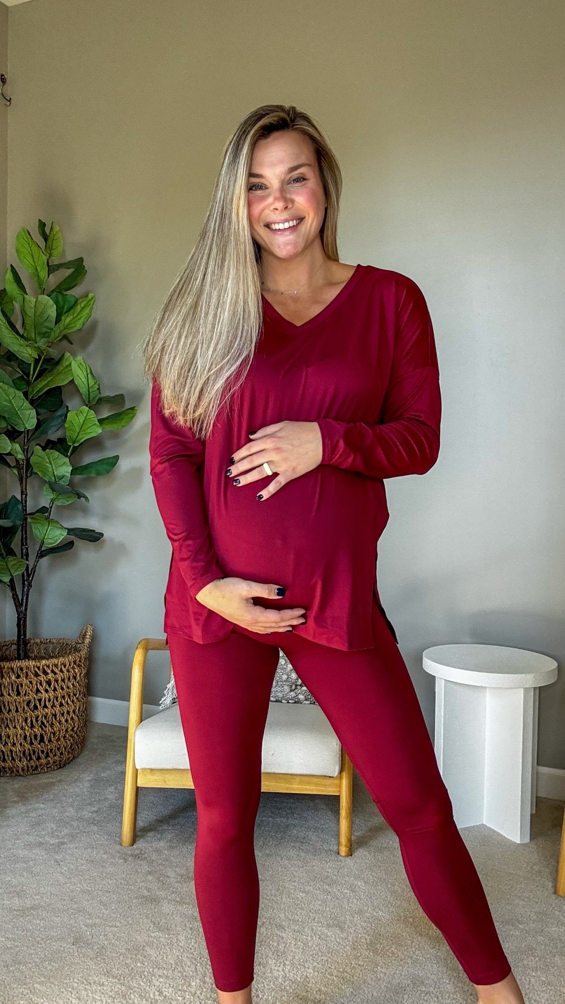 Love everything about this set except for the band on the leggings😅 great for second trimester but definitely not for third. Top is GREAT and overall material is so soft…almost like peach fuzz. Mediums fit but I’ll probably be pairing this top with other bottoms that are more comfortable 