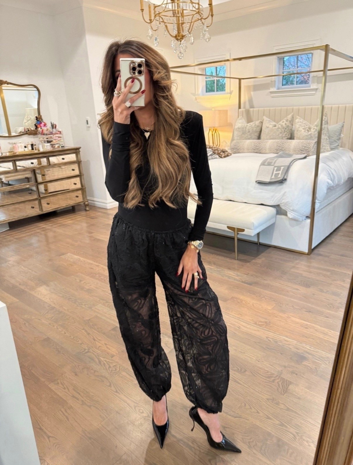 Holiday Outfit Inspo! I’m wearing a size XS in top and size small in lace balloon pants! 

Christmas Outfit, Holiday Party, Holiday Outfit, Black Top, Norma Kamali Top, Zara Balloon pants, Balloon pants, Lace pants, Holiday Outfit, Christmas Decor, Heels, Emily Ann Gemma

#LTKSeasonal #LTKBeauty #LTKHoliday