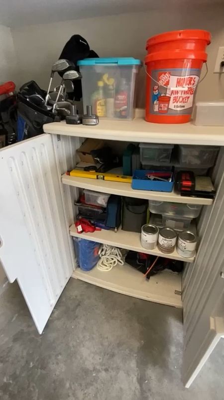 Don’t skip on the garage organization! It can easily become a huge catch-all. 👊🏻
.
.
@thecontainerstore 
.
.
.
#garage #garagestorage #garageorganization #garagegoals #thecontainerstore #organizationalsystem #householdmanagement #organizing #professionalhomeorganizer #reels #midweek #wednesday #reelsvideo #reelsofinstagram #instagramreels #instareels #humpday #garageinspo #beinspired

#LTKSeasonal #LTKHome #LTKVideo