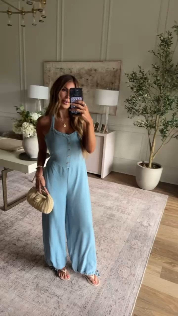 sooo comfy and cute! wearing a small 🩵 use code hollie40 for 40% off this outfit! 

 
