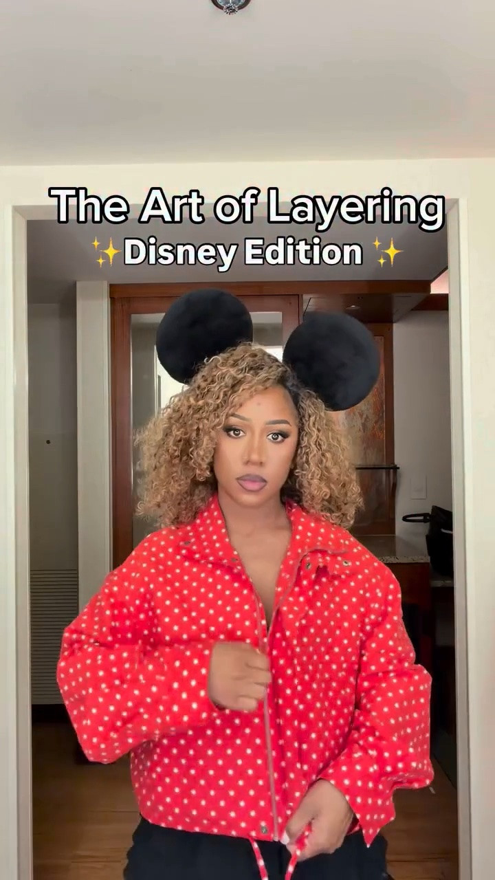 🔥 or nah? Everyone was asking where I got my @disney ears from 🙂‍↔️ I got these jumbo ones from @amazon and added @shopakira earrings to them!

Jumbo Ears: @Amazon (comment LINK, I’ll send the link to all the thingsss) 
Jacket: @zara 
Shorts: @shopakira 
Setting Spray: @onesize sunscreen setting spray
Shoes: @on 

#disney #disneyadult #fashion #disneystyle