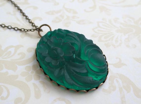Emerald Green Necklace / Vintage Style Flower Jewelry / | Etsy | Etsy (US)