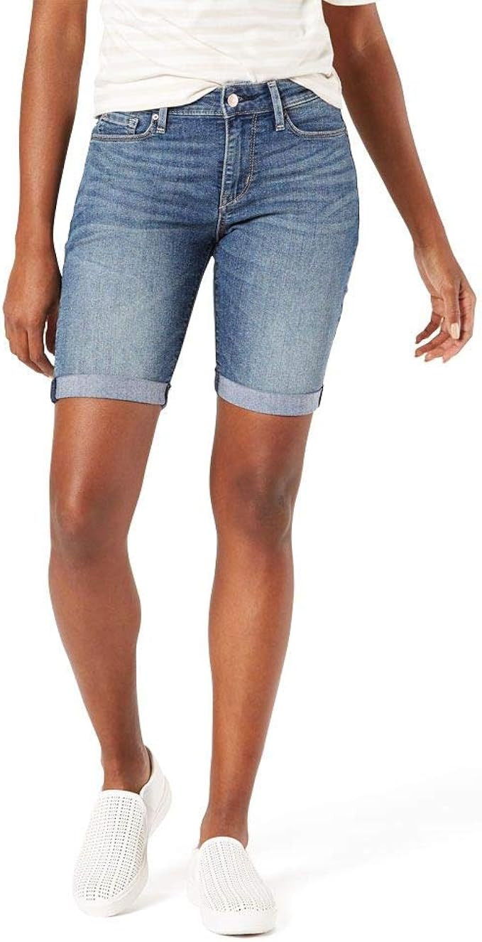 Signature by Levi Strauss & Co. Gold Label Women's Mid-Rise Bermuda Shorts (Standard and Plus) | Amazon (US)