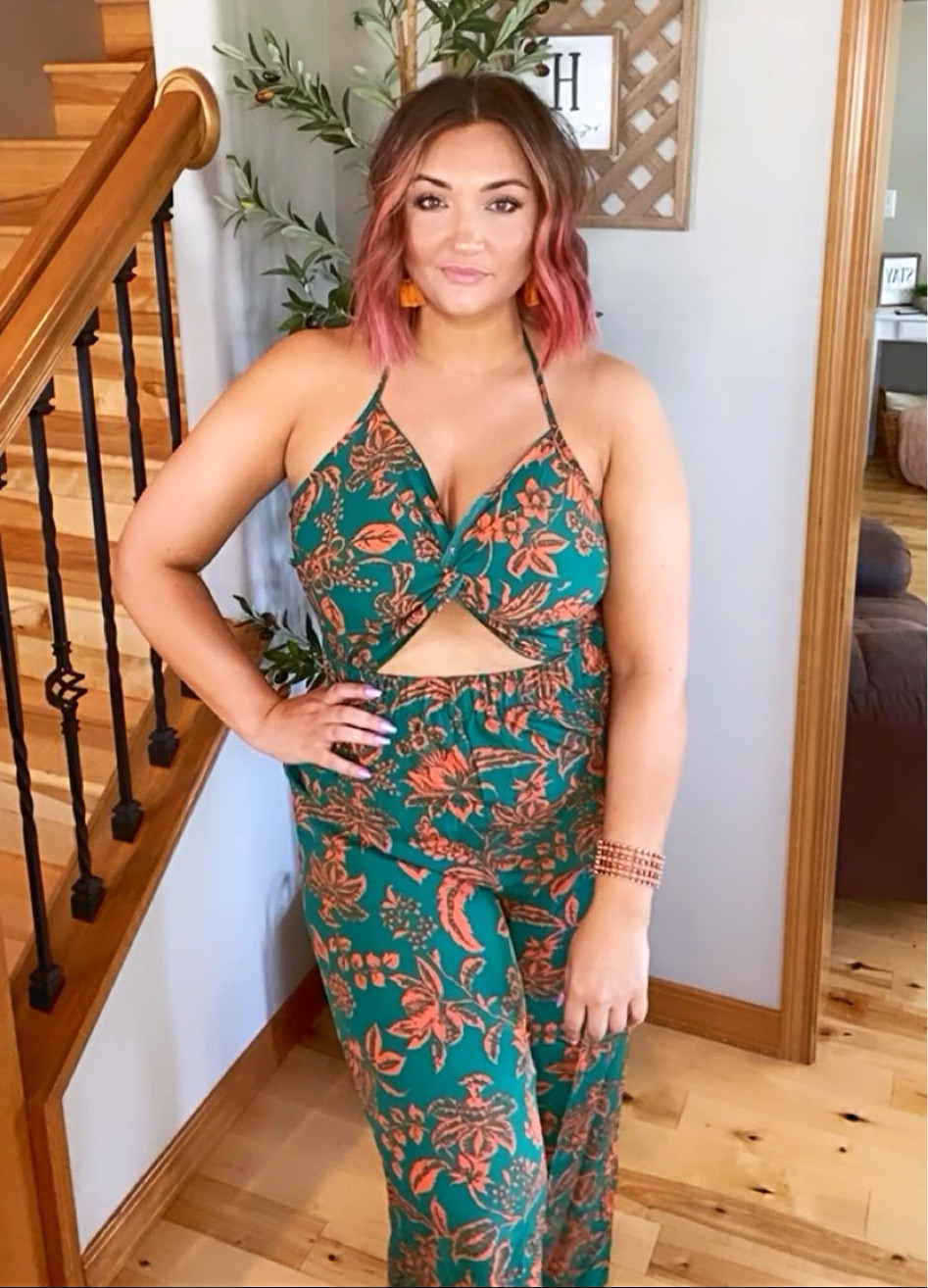 Cut out jumper Shein 

#LTKcurves #LTKunder50 #LTKSeasonal