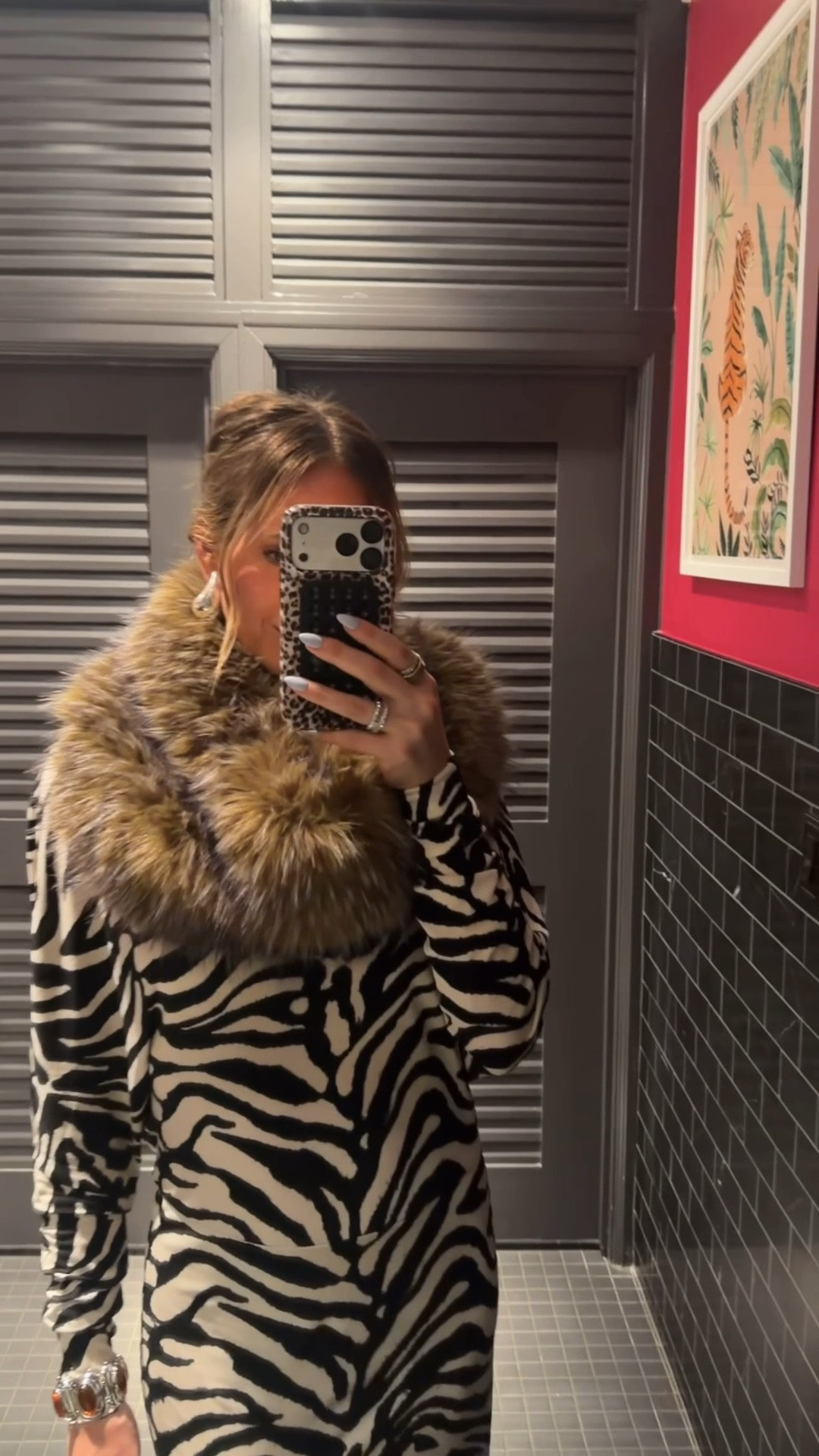 This dress was SUCH a big hit last night🥰 wearing a small

#LTKootd #LTKdayinmylife #LTKHoliday