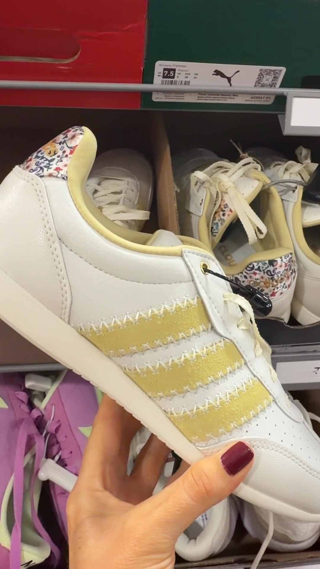 Butter yellow adidas 🤌🏼