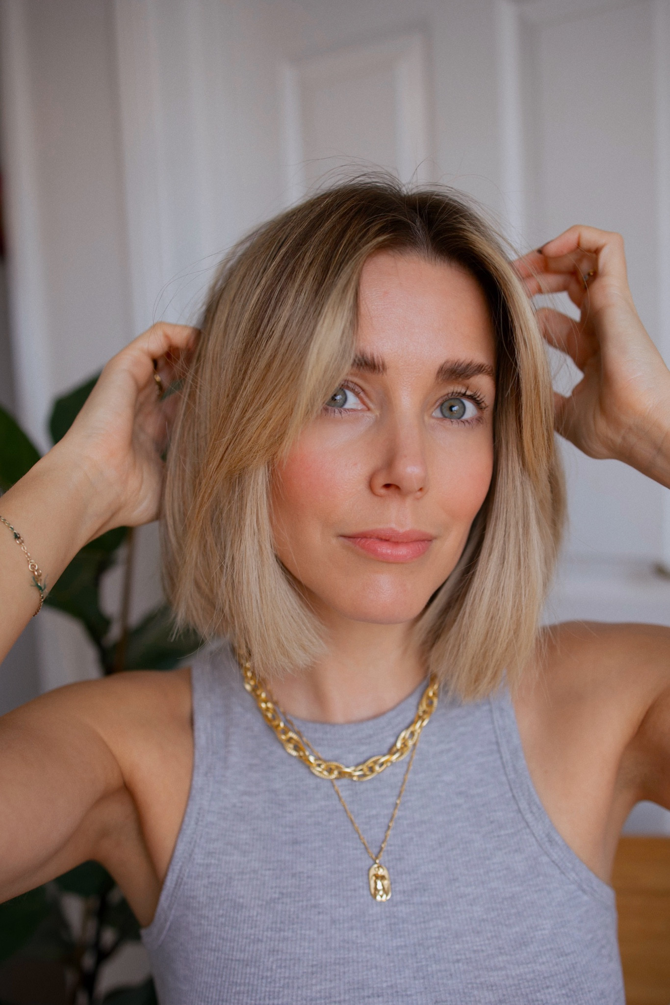 Dyson airstrait 
Gold jewellery grey vest 

#LTKstyletip #LTKeurope #LTKbeauty