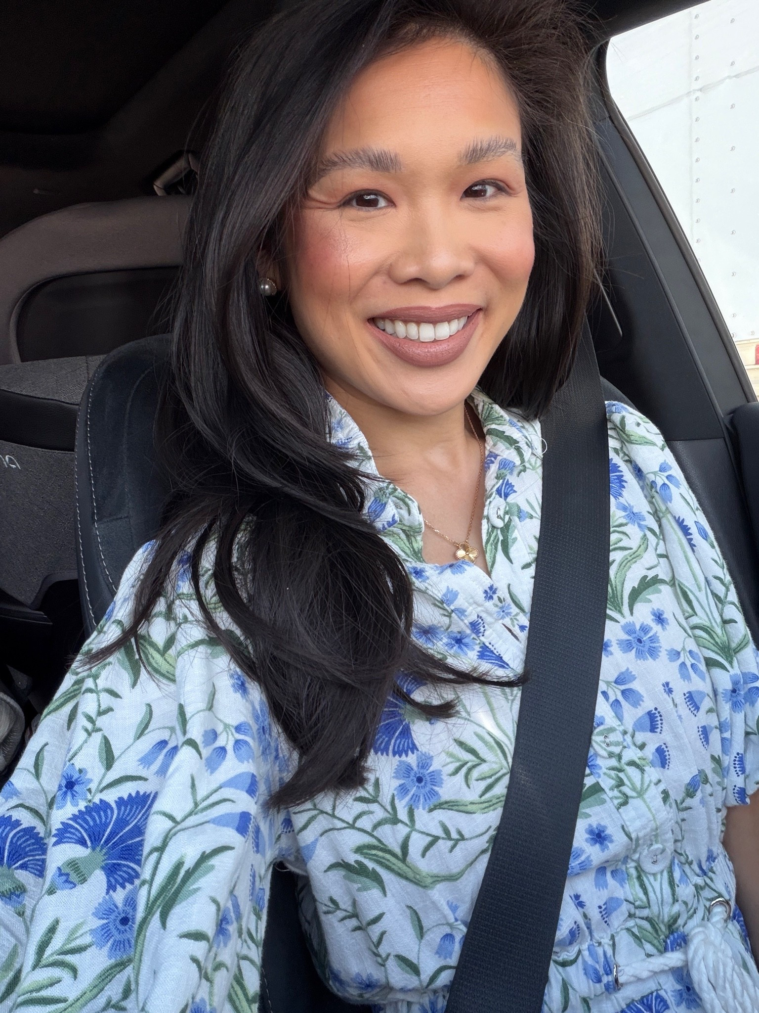 Blue floral romper that’s button front, linen and has pockets! Also linking what I used for this easy makeup look.

#LTKgrwm
