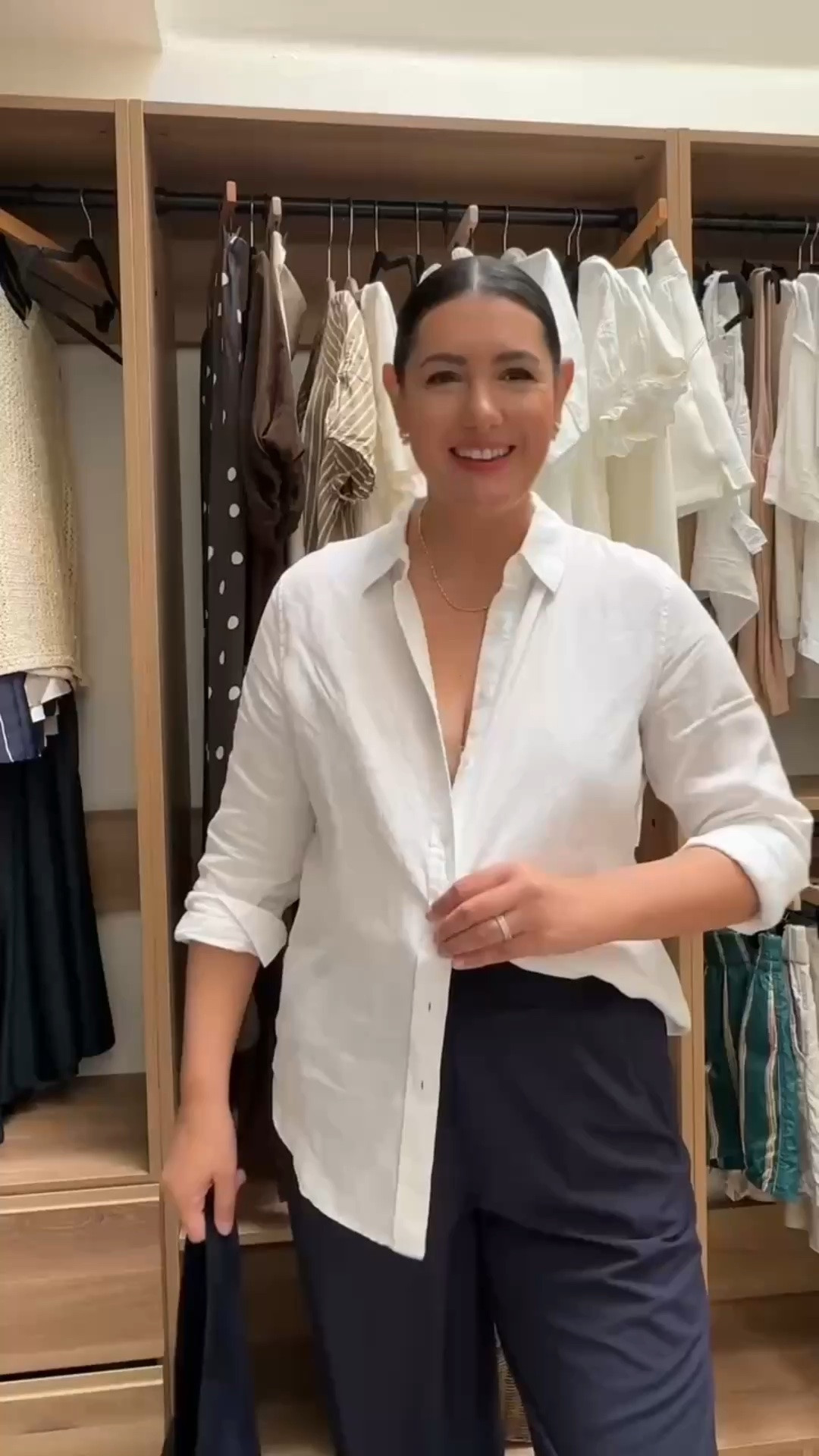 If you want to buy a great workhorse for your closet, then make it a linen button down. This one is under $50 from Quince and goes with everything you pair it with! I size up for a looser fit, but it’s a tailored regular fit overall. And the white is non-sheer! @quince #quincepartner