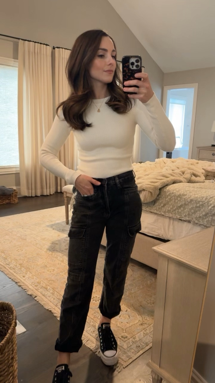 Cool mom outfit 🤪 for the hot wheels monster truck show with my 2 yr old 


Cargo jeans // grey jeans // denim trends // white long sleeve // basics // easy outfit // converse outfit // neutral outfit // black and white 

#LTKfindsunder50 #LTKstyletip