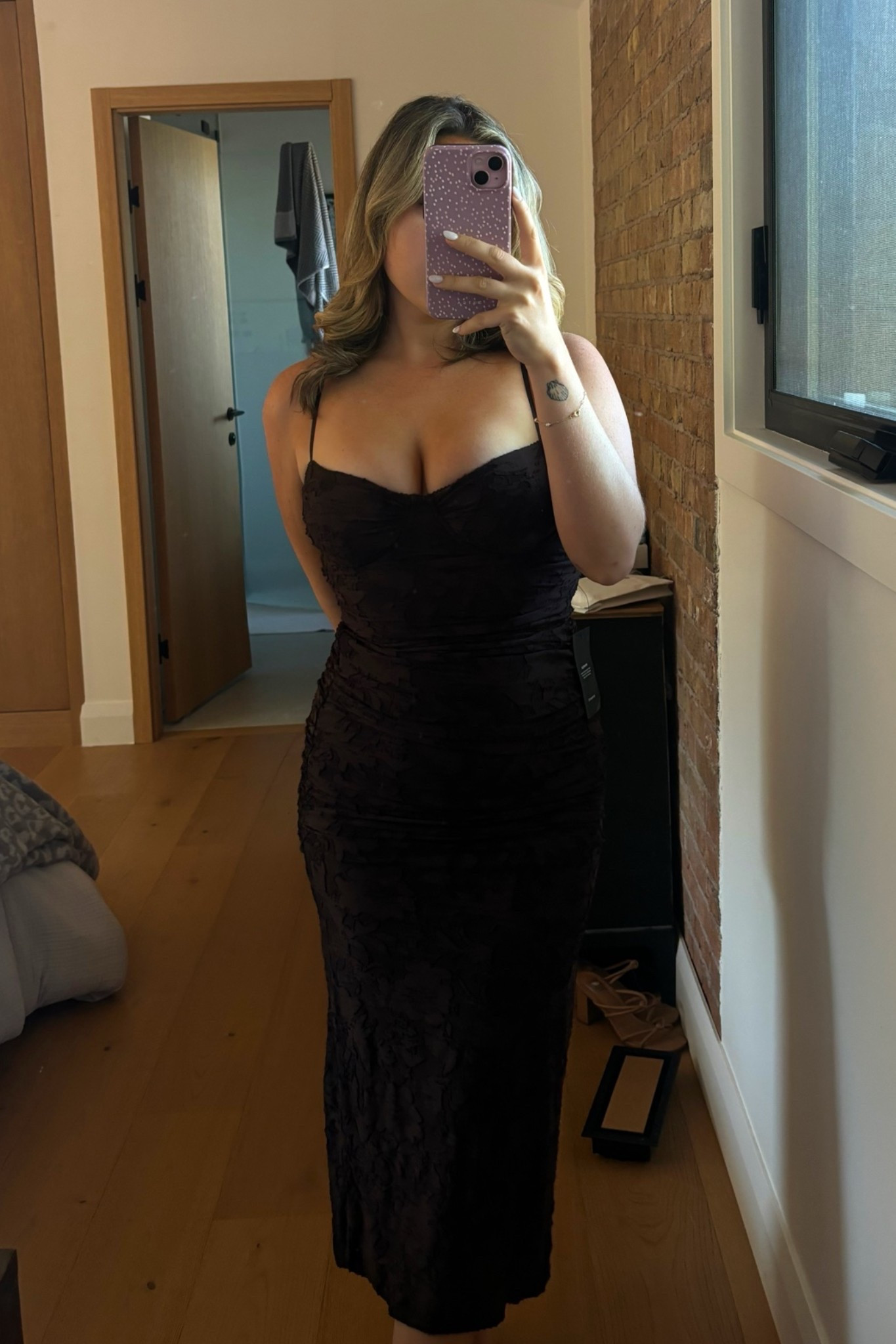The prettiest chocolate brown midi dress 🍫🤎 and she’s on major sale! 

Wearing size S 

#dynamiteclothing #weddingguestdress #fancydress #blacktiedress #wedding

#LTKdresses #LTKwedding #LTKsale