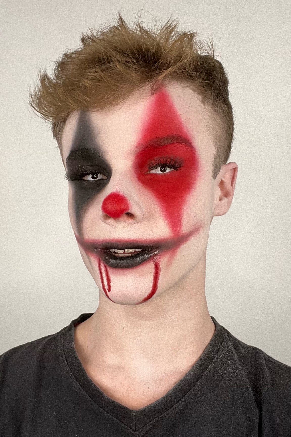 Make do palhaço macabro 🤡🖤❤️🤍

#LTKbrasil #LTKHalloween #LTKbeauty