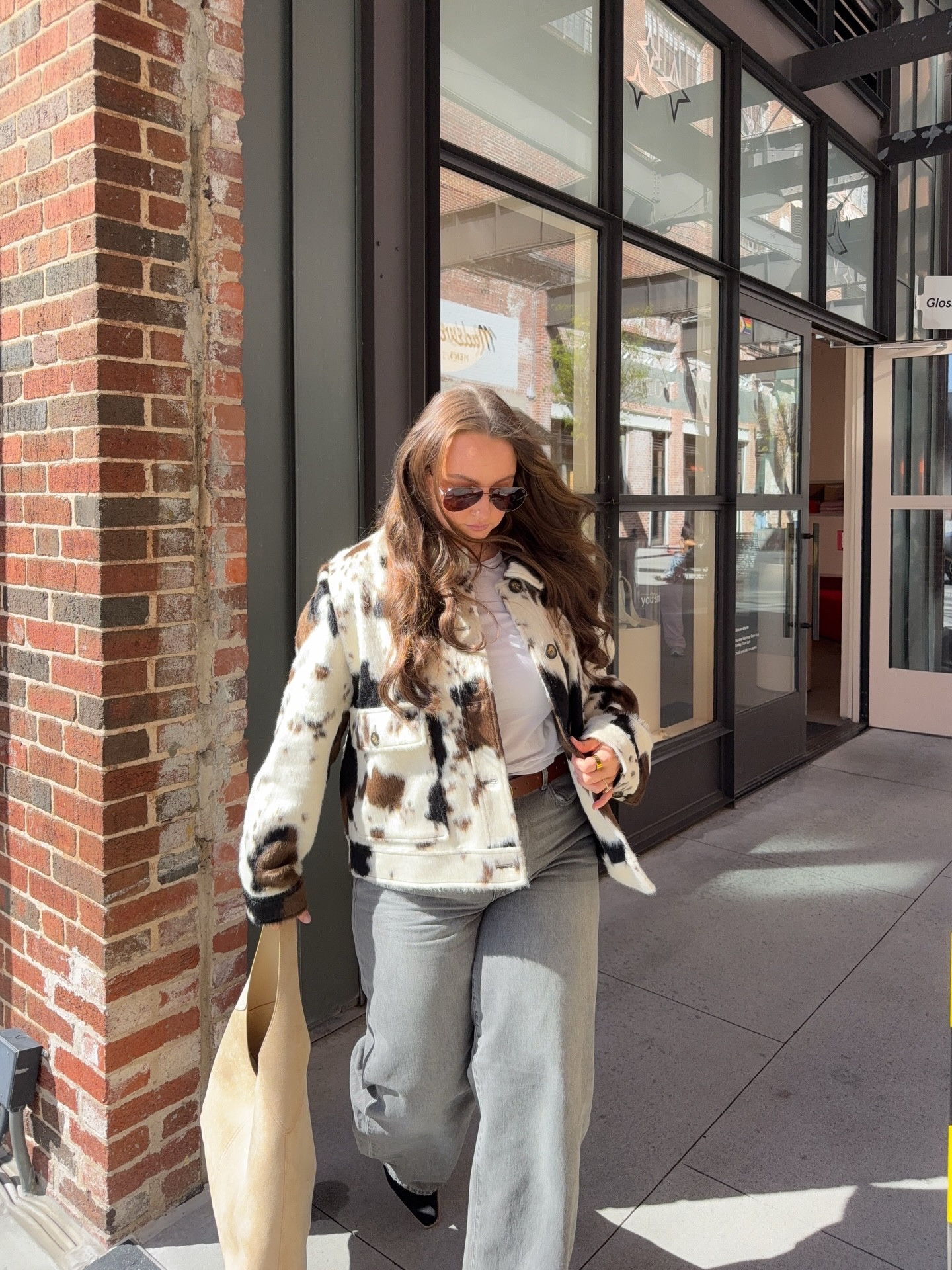 finally feeling like springgggg 🌻🤠🐮🧺🐄 loving my jacket from @bernardo_outerwear 

#midsizestyleinspo #midsizeootd #curvyconfidence #midsizefashion #springoutfitideas