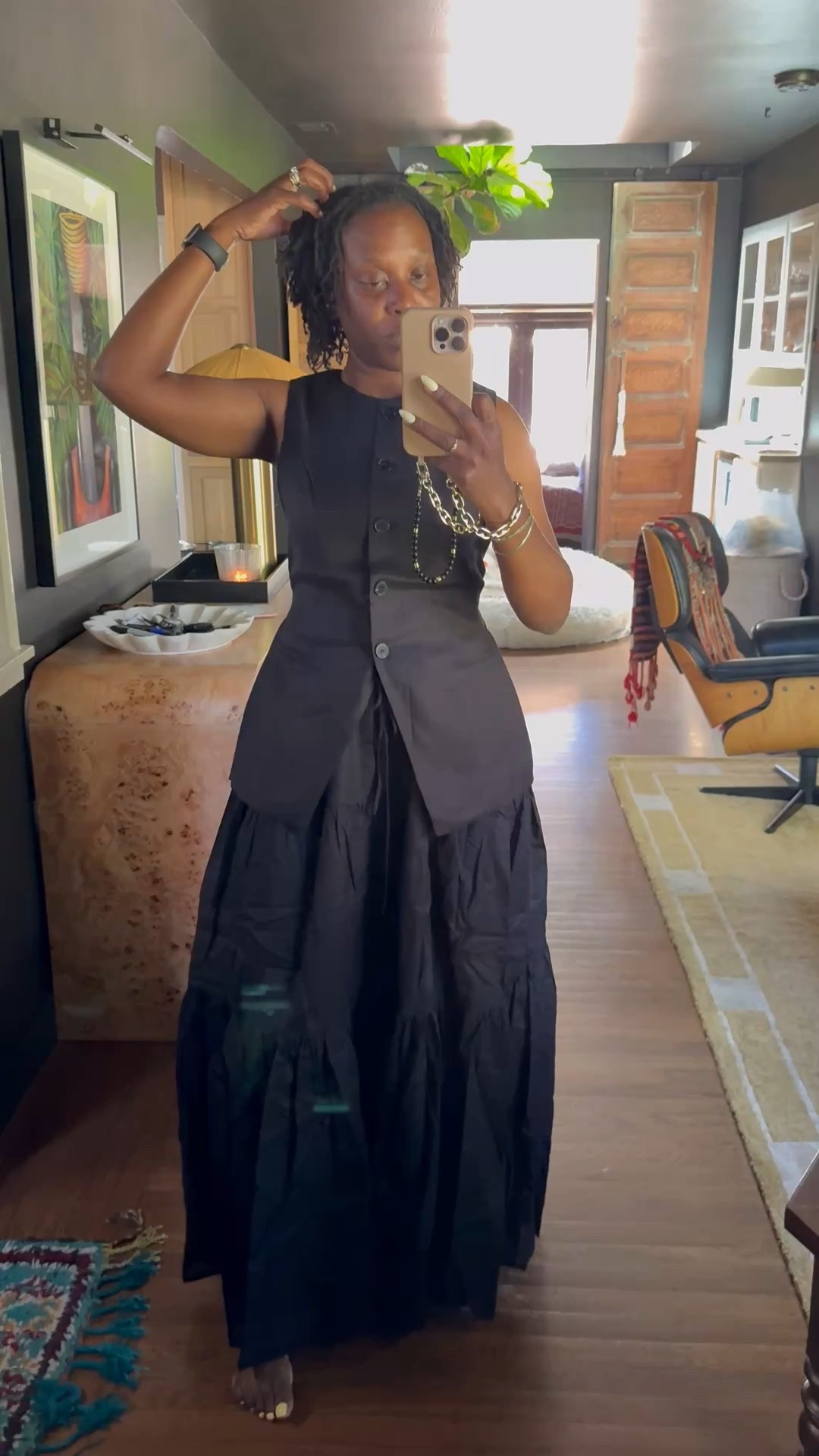 Gimme all the linen! Wearing a M (size 6) in both the vest and skirt. 