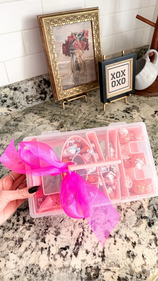 Scroll to shop, follow for more!

Valentines Day / Gift Box / Snack Box / Love / Gift / Candy / Holiday /  Treat 

#LTKdayinmylife #LTKValentine #LTKfoodie