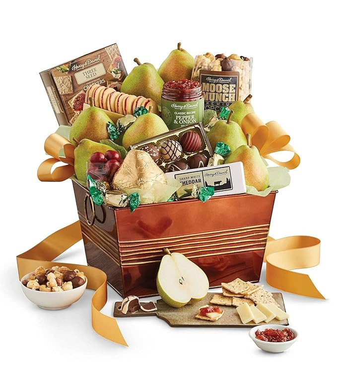 Harry & David Favorites Deluxe Food Gift Basket, Fruit And Cheese Gift Basket With Pears, Moose M... | Amazon (US)