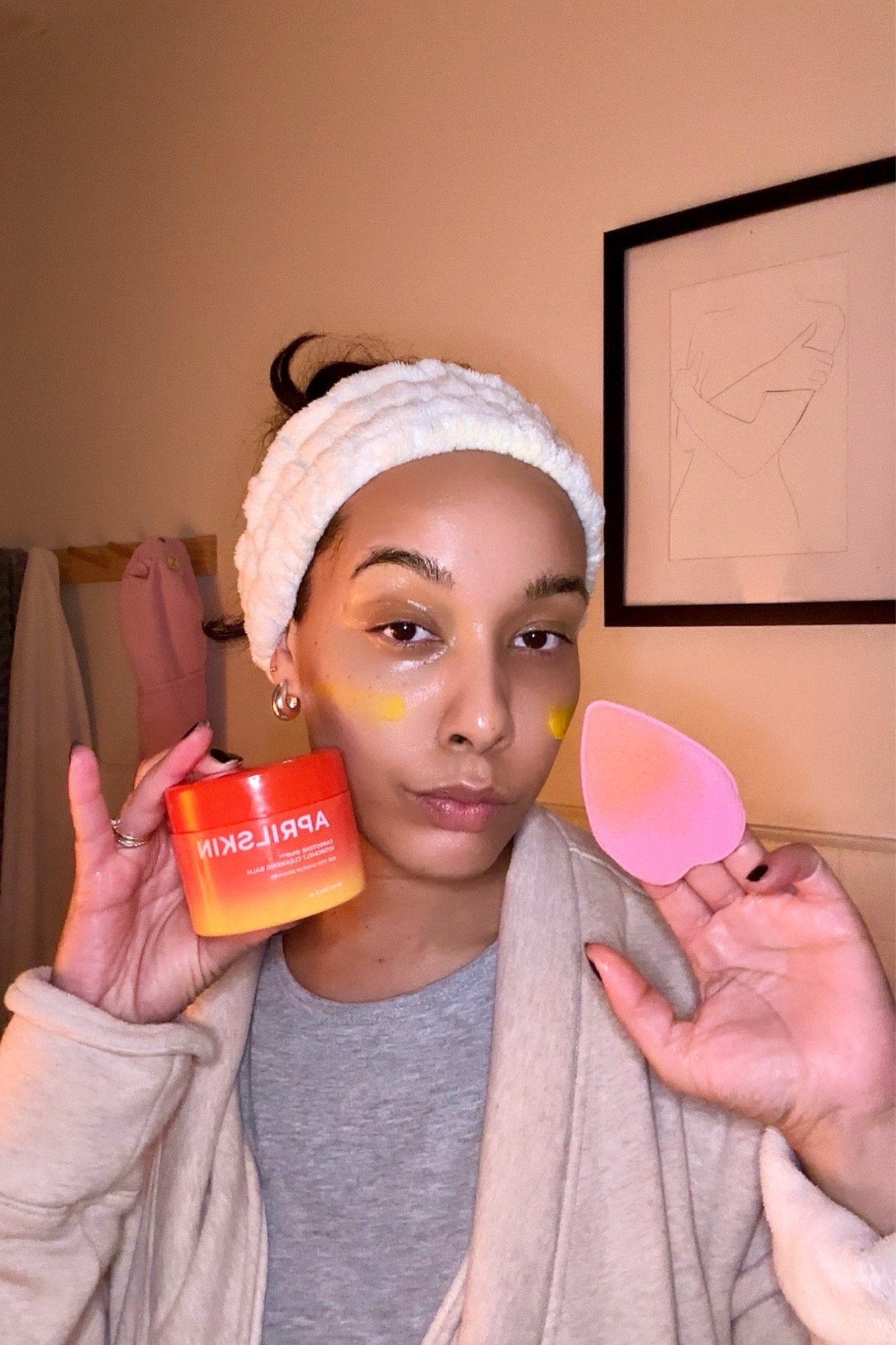 This balm melts away every trace of makeup and sunscreen while being super gentle on my skin. I love using it as the first step in my double cleansing routine—it leaves my skin feeling so clean yet hydrated!

Bonus: it’s a game-changer for tackling blackheads and keeping my pores clear. 💛 Trust me, your skin will thank you! #LTKSkincare
#LTKBeauty#LTKGlow#LTKCleanBeauty#LTKDailyCare#LTKHydrationLTKSkinEssentials#LTKWinterSkincare

#LTKbeauty