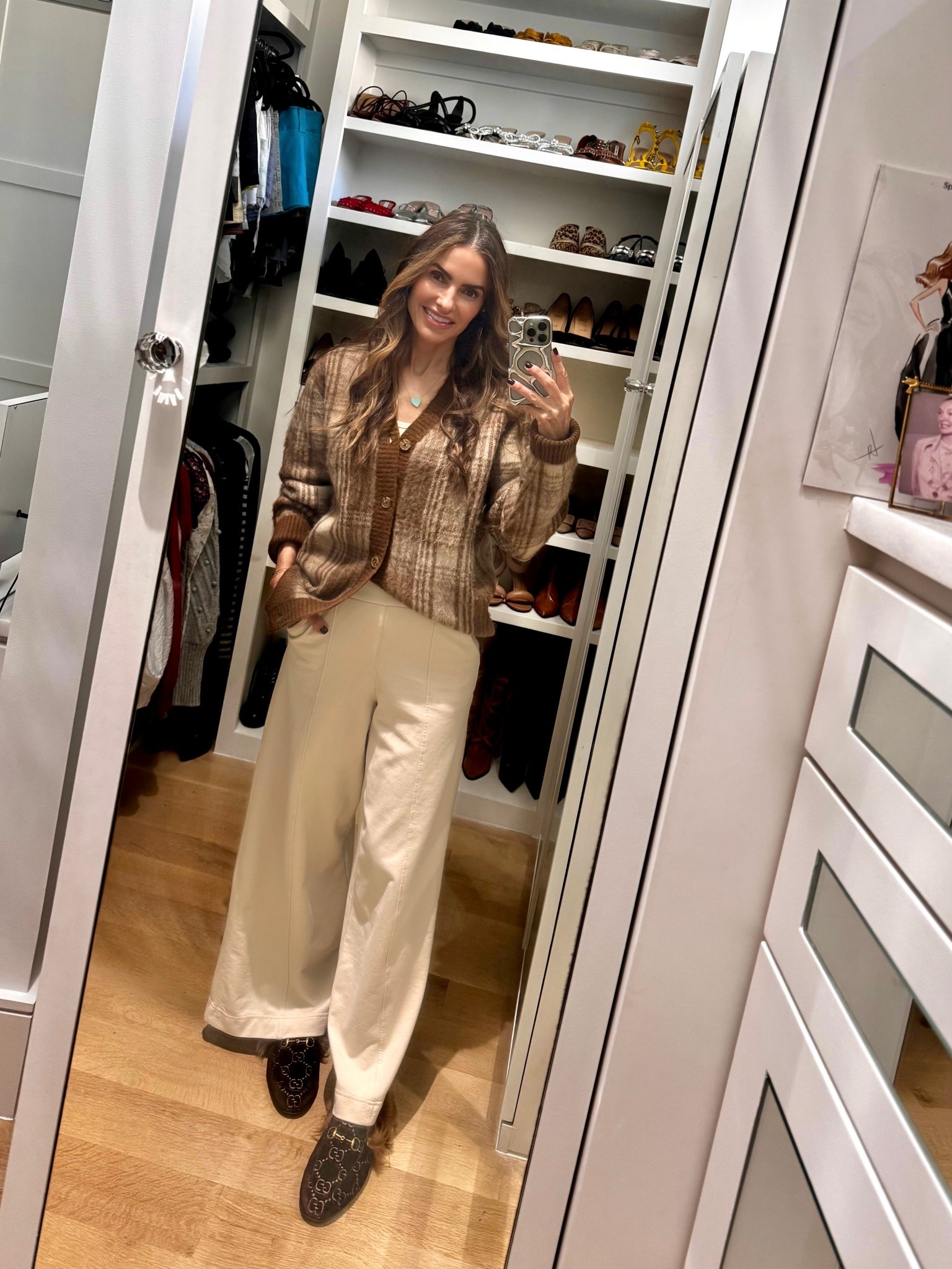 thanksgiving day look loving my new set & cardigan for a chic yet very comfy #ootd 🦃🤎

#LTKFindsUnder50 #LTKHoliday #LTKGiftGuide