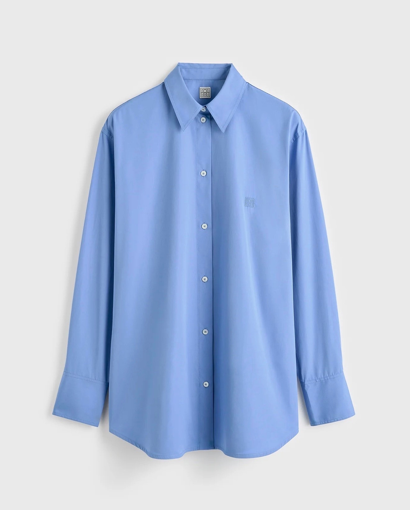 Summer staple alert, because you can’t go wrong with a nice oversized blue buttoned up shirt

#LTKMidsize #LTKPetite #LTKTravel