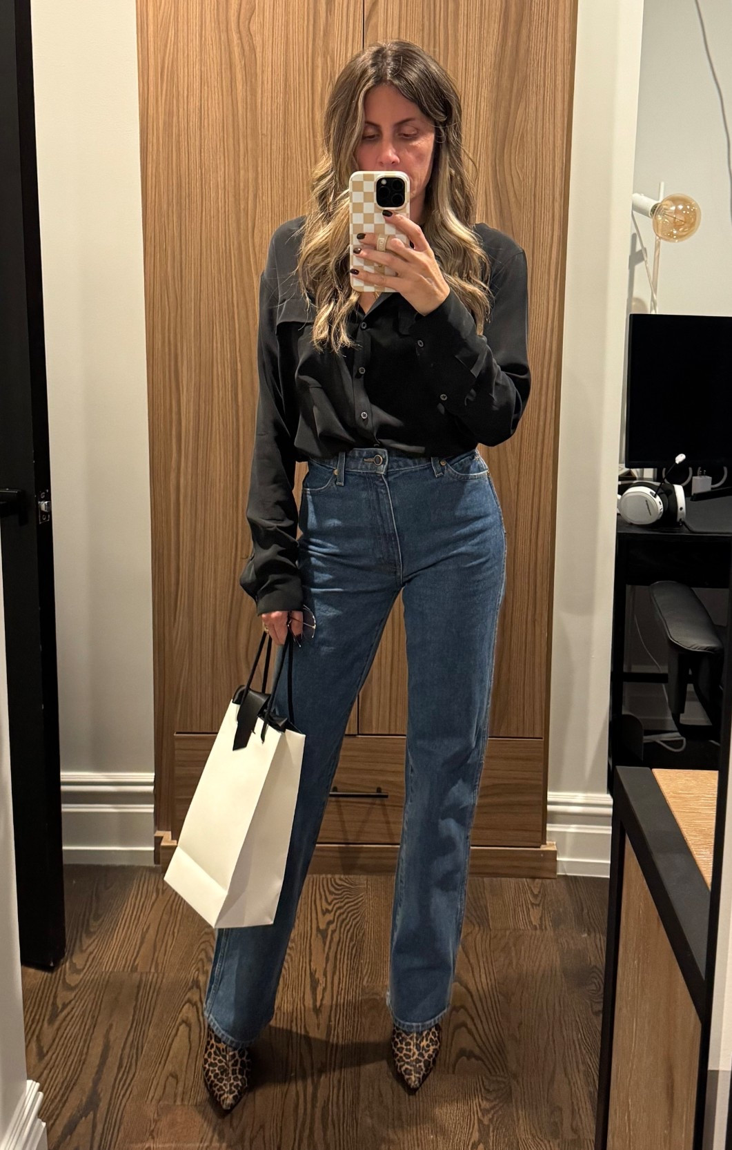 There is one denim cut you can not skip this year and it’s straight leg denim…
Here are some of my favorite pairs and washes 

#LTKOver40 #LTKgrwm #LTKootd