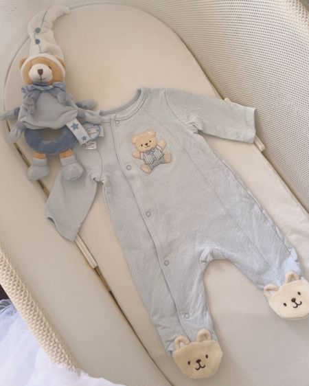 Baby bear onesie $12 from Amazon. Baby boy. Baby blue. Also in other colors 

#LTKover40 #LTKbaby