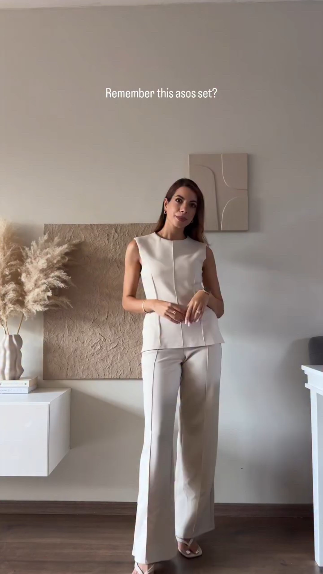 1-10? 🤍🫒 Mix & match your clothes, so you don’t have to buy new ones ✨ Would you wear this outfit? 

H&M top: 1306071001

#outfitinspo #fashioninspo #minimalstyle #casualchic #minimalchic #hmxme #weekendoutfit #matchingset #asseenonme #ltkpetite #ltkstyletip #hmoutfit #autumnoutfit

#LTKworkwear #LTKeurope #LTKnederlands