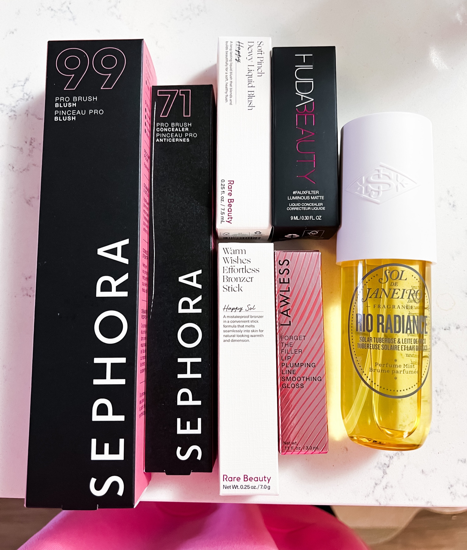 Mini Sephora haul 💖🫶🏻 
.
.
.
Summer makeup, makeup brushes, lipgloss, body spray, bronzer, concealer, liquid blush, rare beauty 

#LTKbeauty #LTKunder100 #LTKunder50