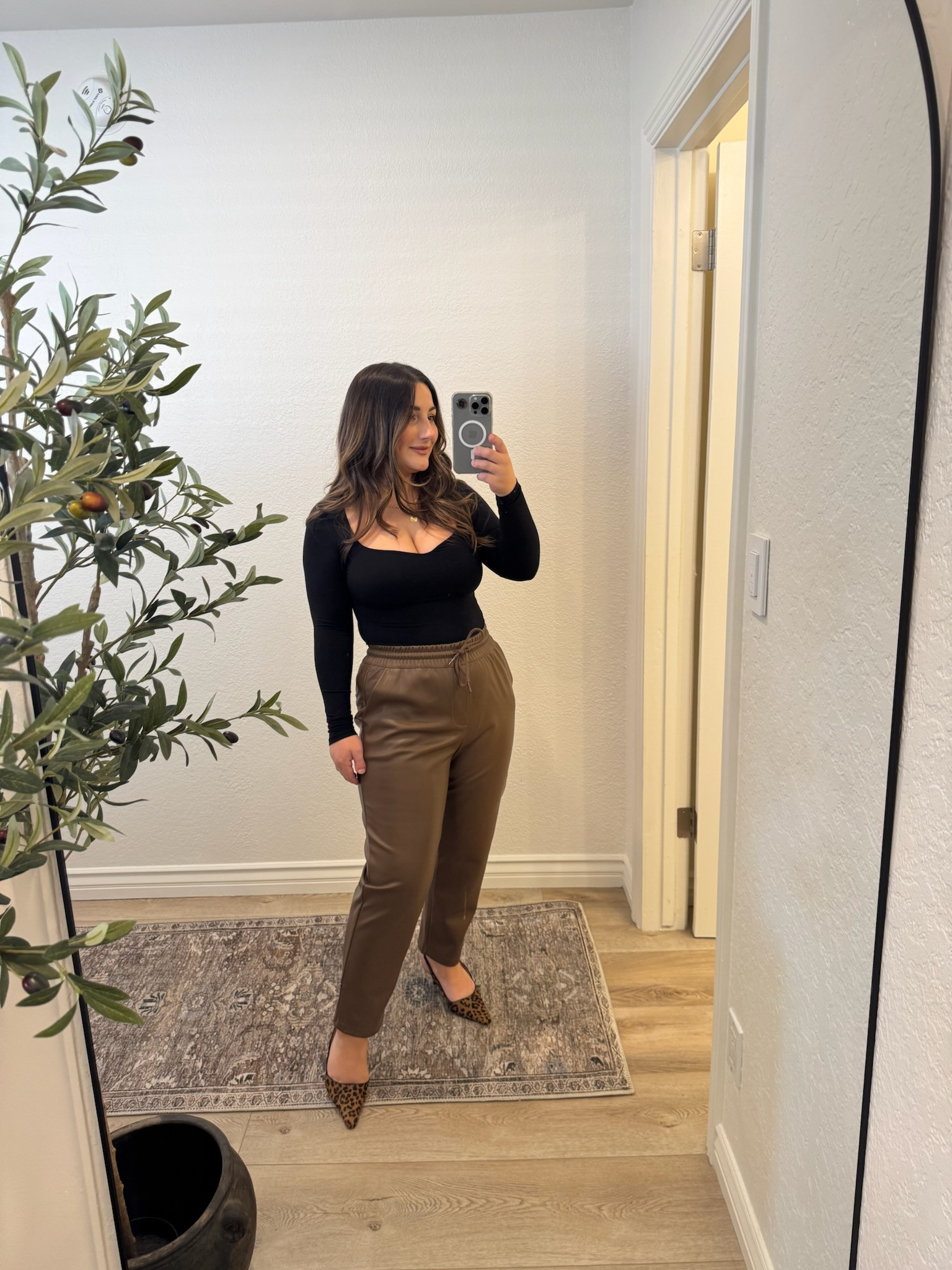 Faux leather petite friendly pants size medium 
Sweetheart neck long sleeve size small 
Kitten heels run tts

Petite pants, amazon finds, holiday style 

 

#LTKHoliday #LTKSeasonal #LTKParties