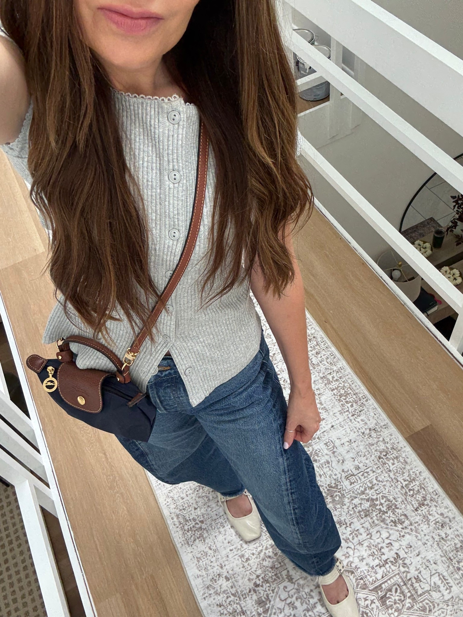 Easy and basic outfit!
.
.


#LTKShoeCrush #LTKFindsUnder100