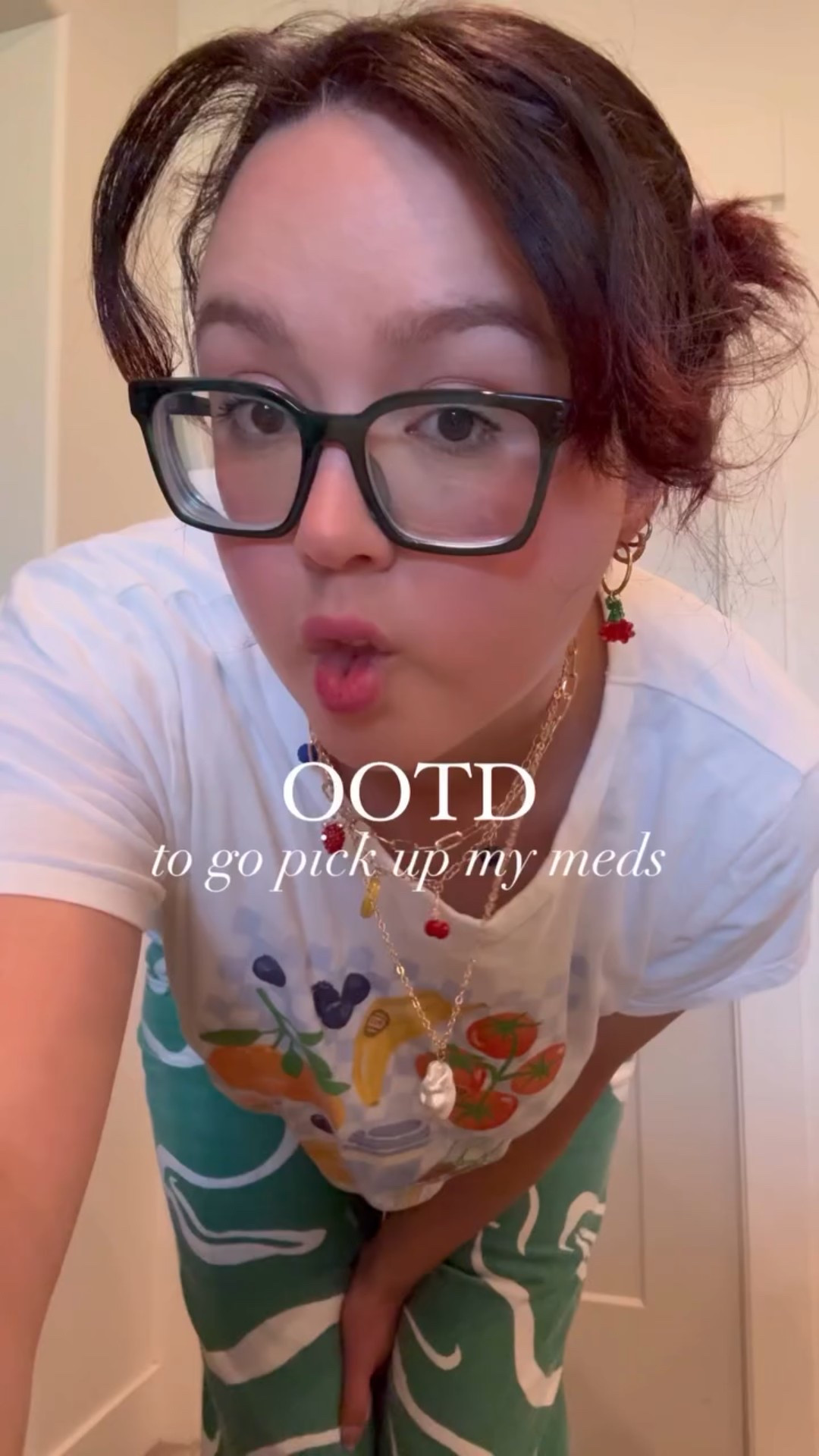 caption is actually accurate. I just started meds again for my anxiety & depression. so I got myself ready for the day 🥲 (mainly because I was leaving the house and wanted a cutie pic)

shirt: @oldnavy 
necklace: @target 
pants: @uptownamericanfork 
shoes: @target 

#colorfulfashion #summeroutfitideas #ootd #thriftedfinds #discoverunder3k #smallcontentcreator #colorfuloutfit #colorfulootd #ootdfashion