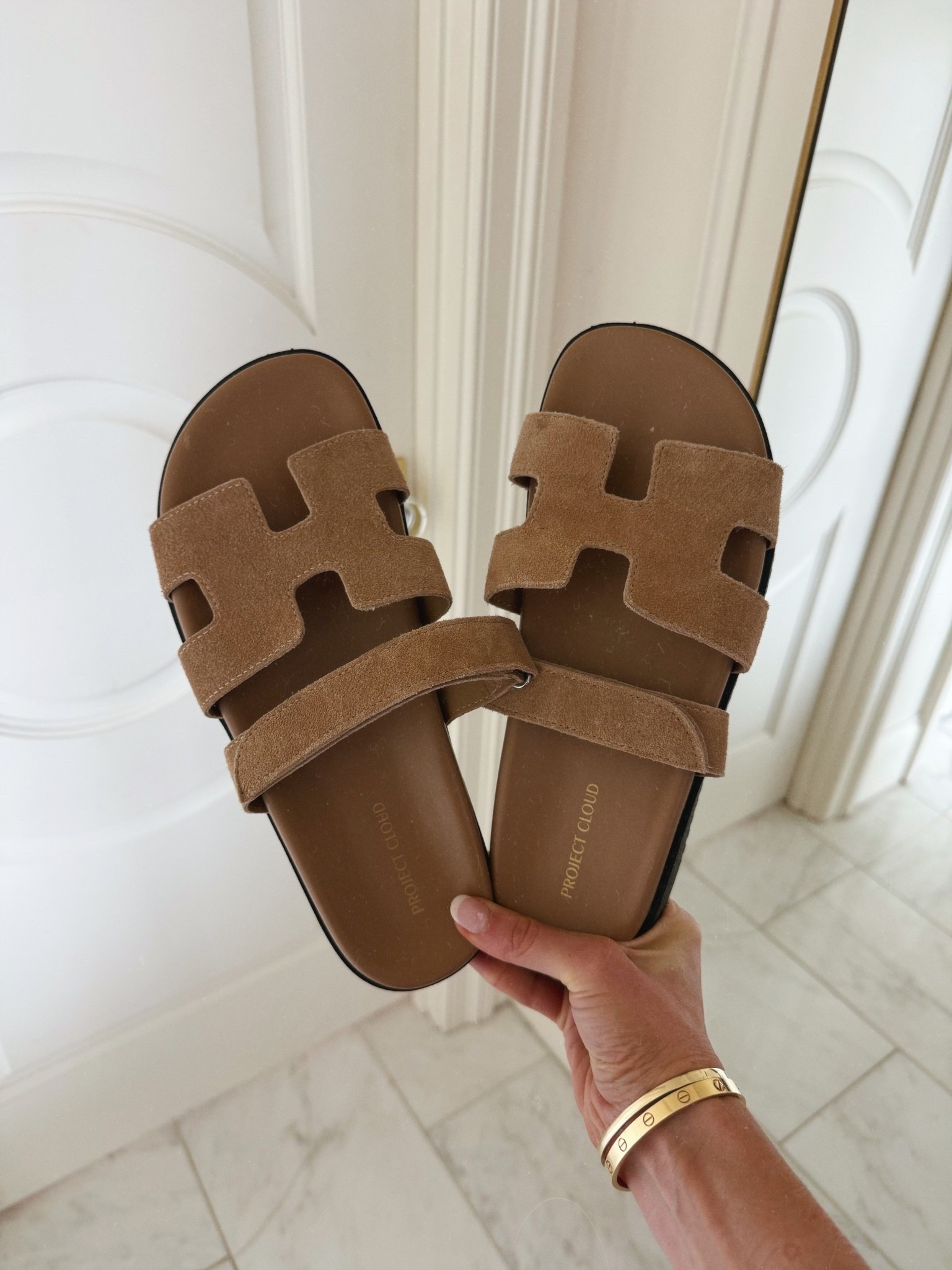 These Amazon designer-inspired sandals have always been favorites of mine and they’re on sale for 40% off right now!!! Amazing deal