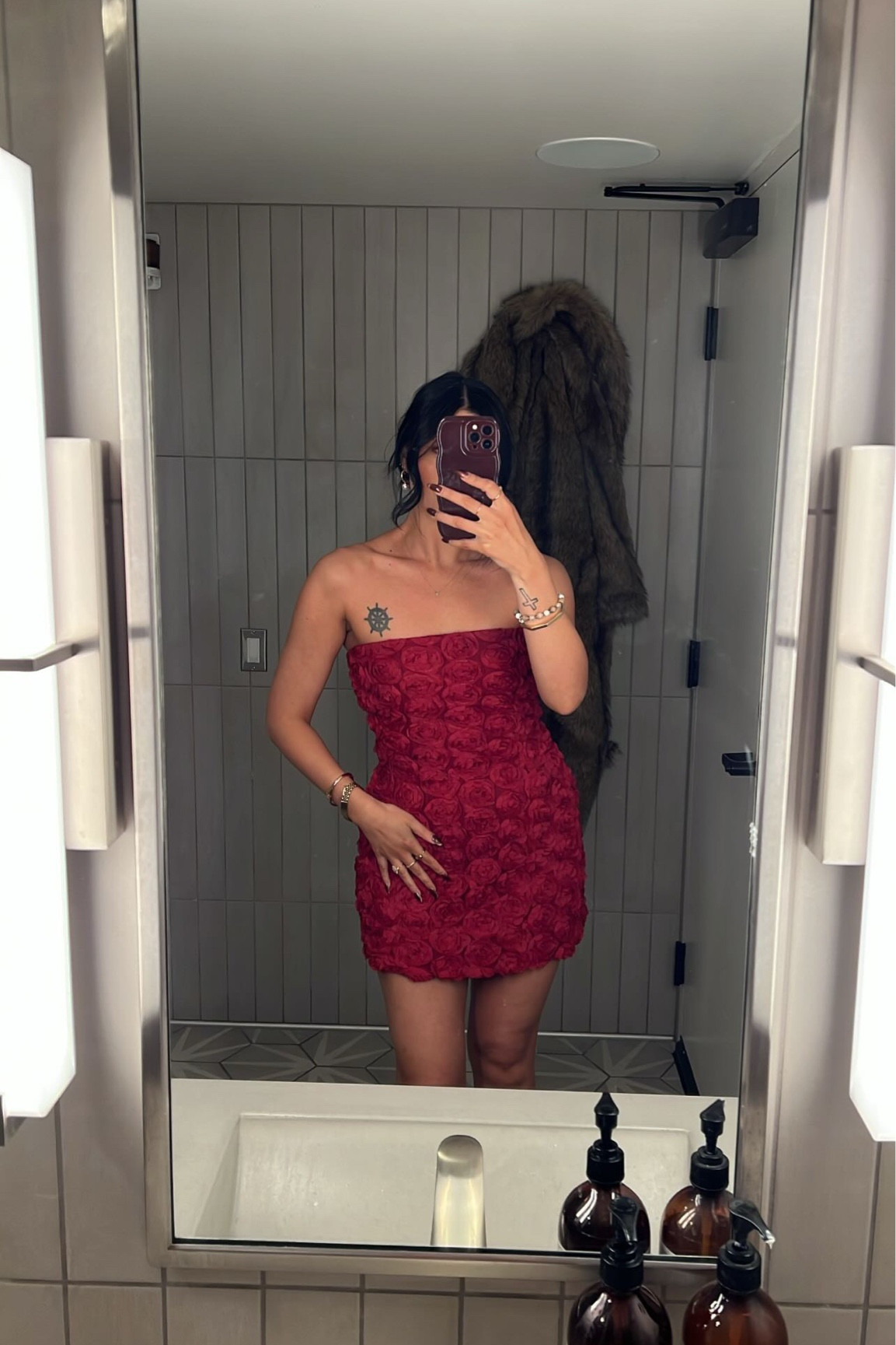 A moment for the dress! 

Dress not available to link but it’s Runaway the label!

#LTKHoliday #LTKFindsUnder100 #LTKStyleTip