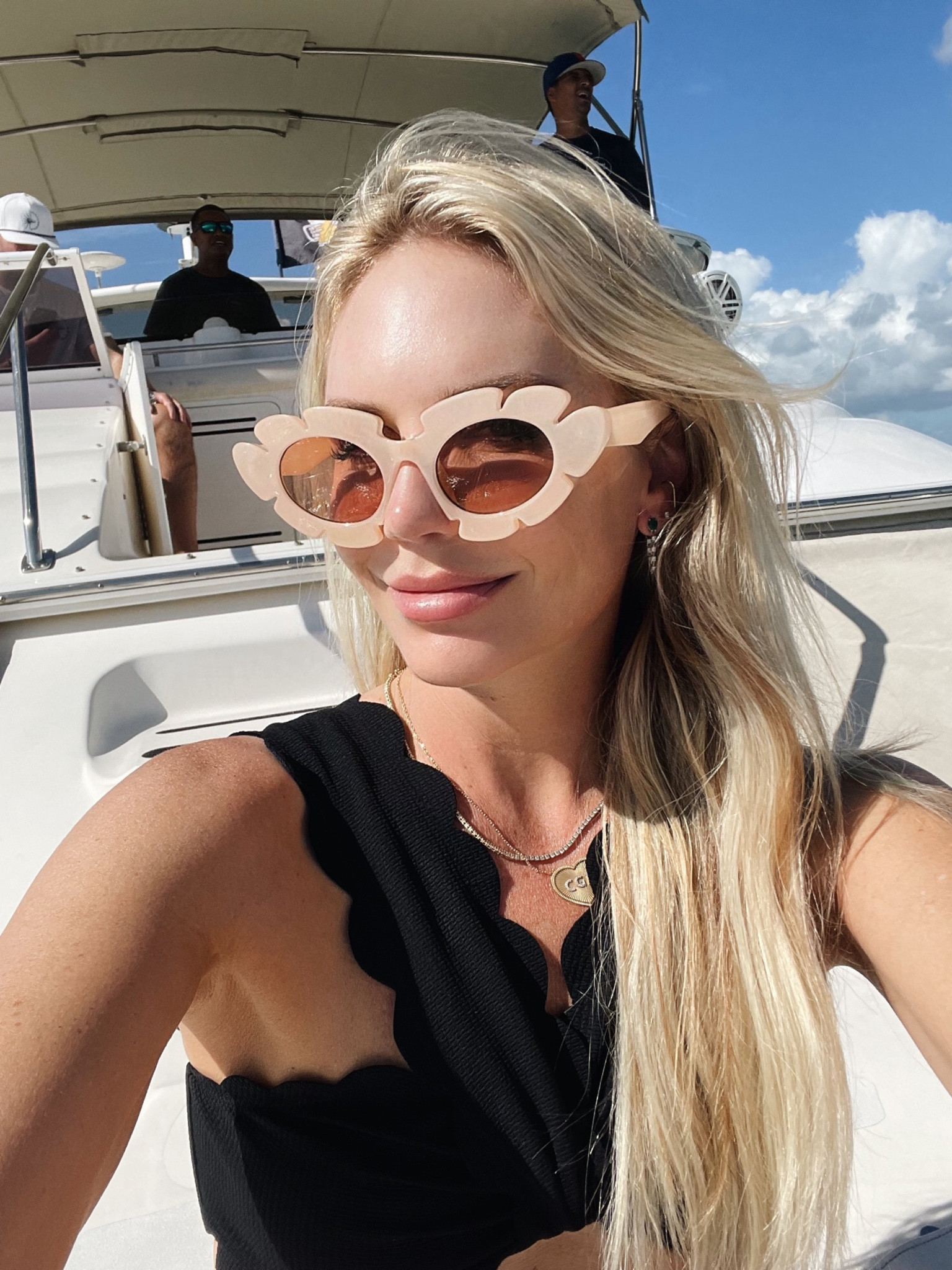 Amazon sunglasses
Amazon beauty favorites 

#LTKbeauty #LTKFind #LTKunder100