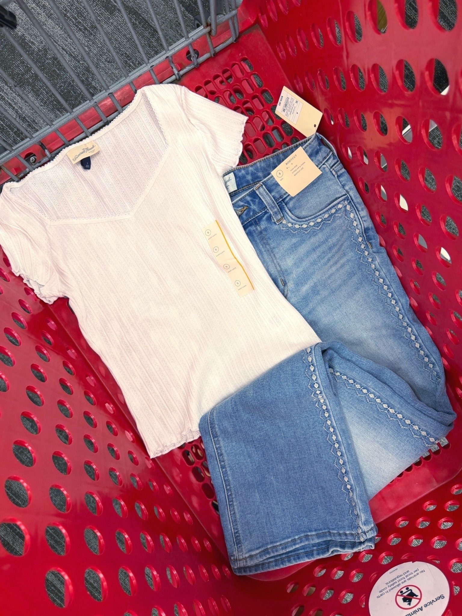 Target Fall Fall Ideas white knit v neck top & high rise embroidered bootcut denim jeans @Target #target #falloutfits #universalthread #whitetops #bootcutjeans #falllooks

#LTKootd #LTKgrwm #LTKTravel