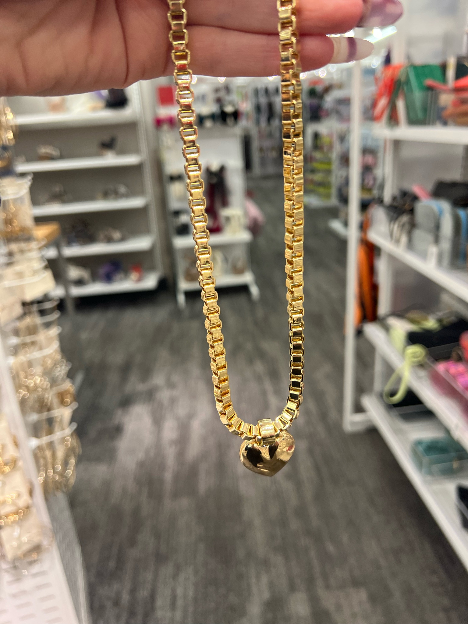 Target accessories are 30% off this
week in the Target circle
App. I loved this “heart of the ocean” chic necklace by Baublebar. So cute with a
Fall dress,  for a
Country concert, gift for her or as a wedding guest. Happy shopping! 
.
.
.
.
.
#targetfinds #target #goldnecklace #momstyle
#heartnecklace 

#LTKwedding #LTKfamily #LTKCon